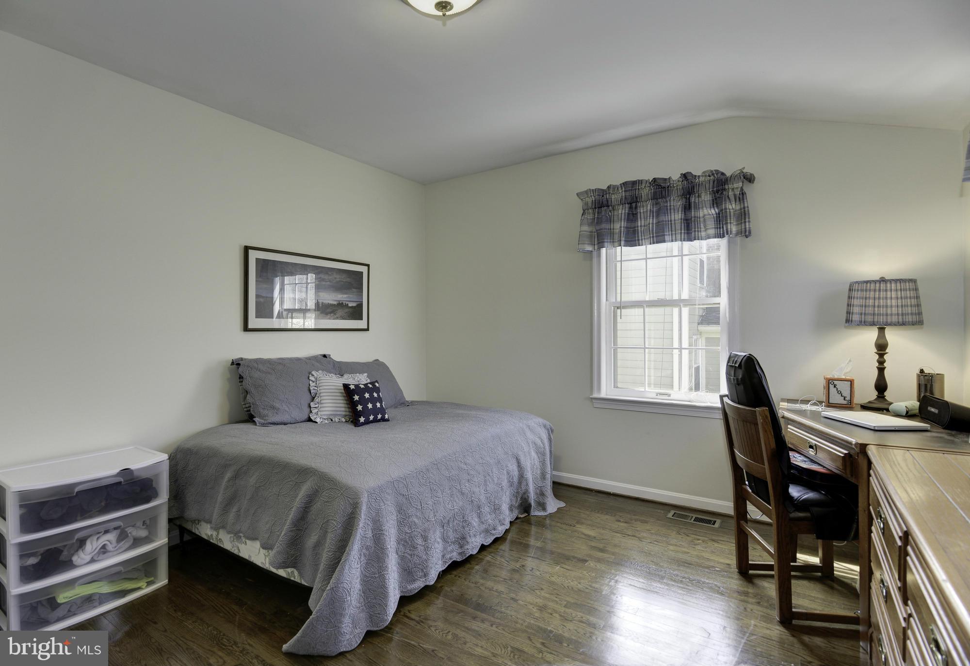 RIVER FALLS - Residential