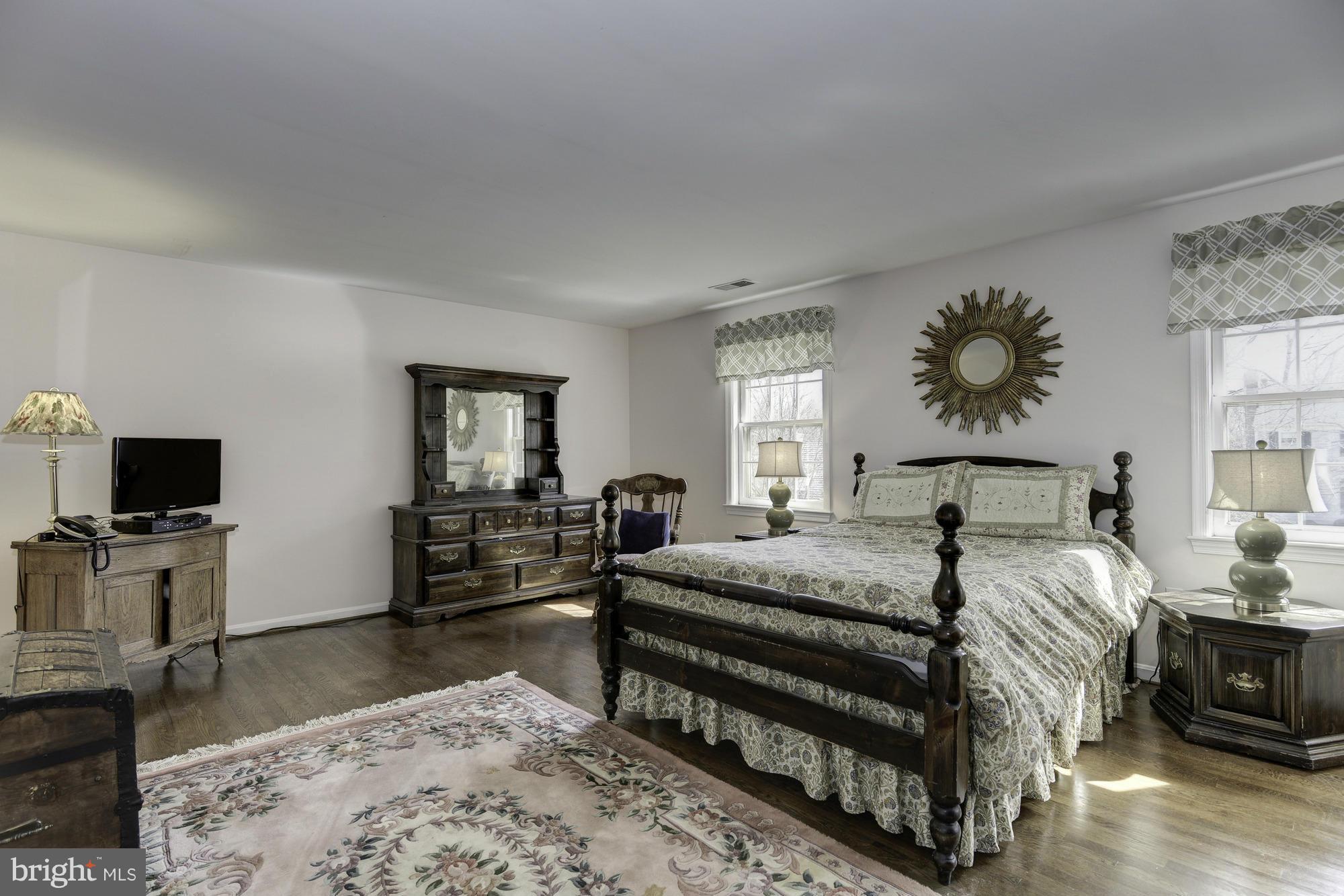 RIVER FALLS - Residential