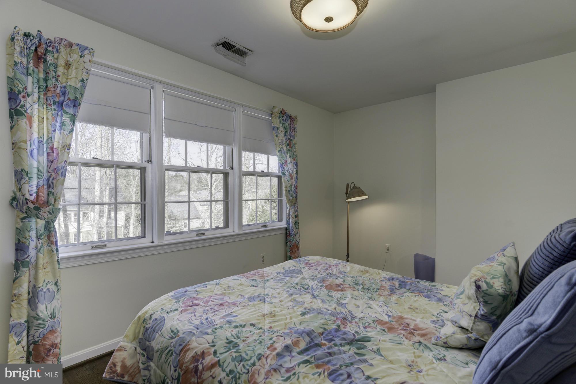 RIVER FALLS - Residential