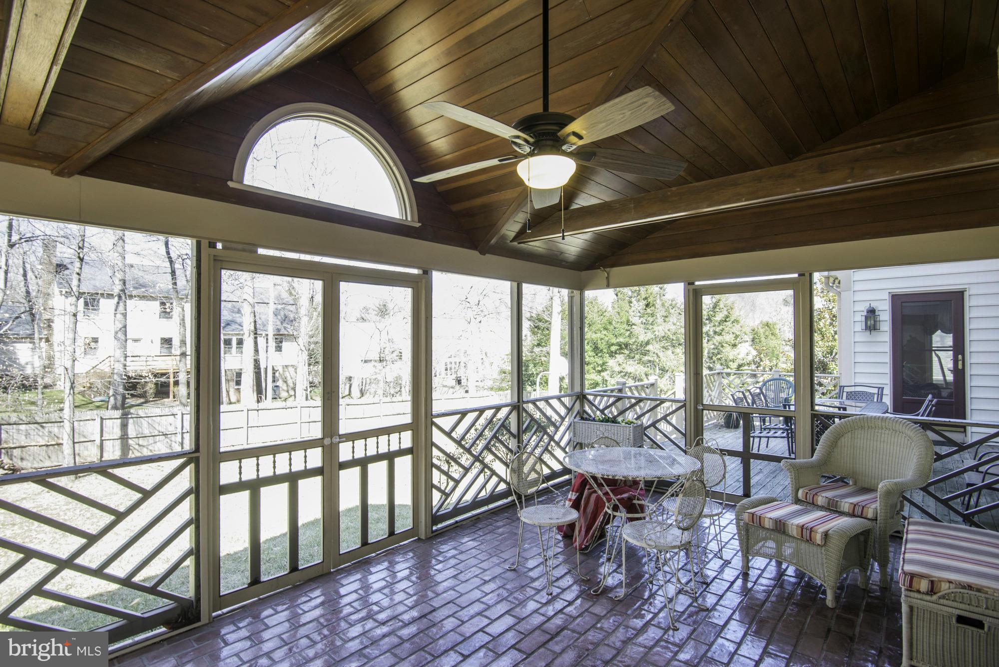 RIVER FALLS - Residential