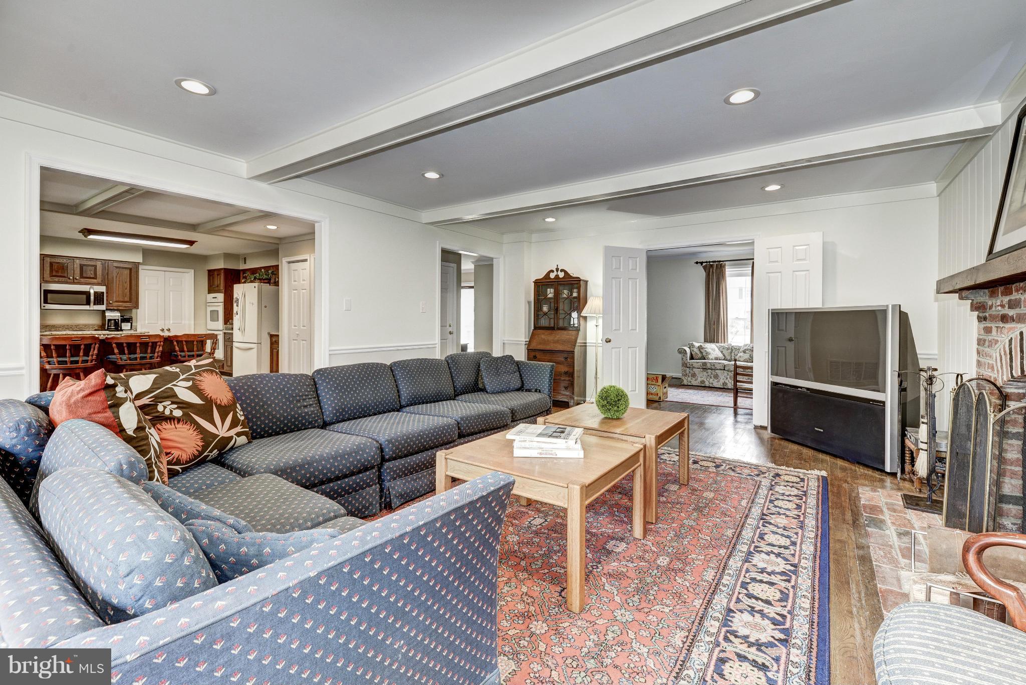 RIVER FALLS - Residential