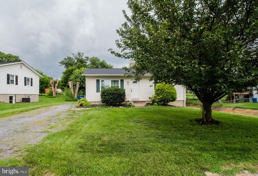 This well-maintained 3 bedroom, 1.5 bath home offers comfort, convenience, and outdoor fun! Featuring a new roof, newer windows, and updated electrical, this home is move-in ready with major updates already completed. The layout is perfect for both everyday living and entertaining.
Step outside and enjoy your own basketball court, or relax in the peaceful backyard that backs up to green space—no rear neighbors! Ideal for families, first-time buyers, or anyone looking for a serene setting with recreation just steps away.
Don’t miss out on this unique opportunity!