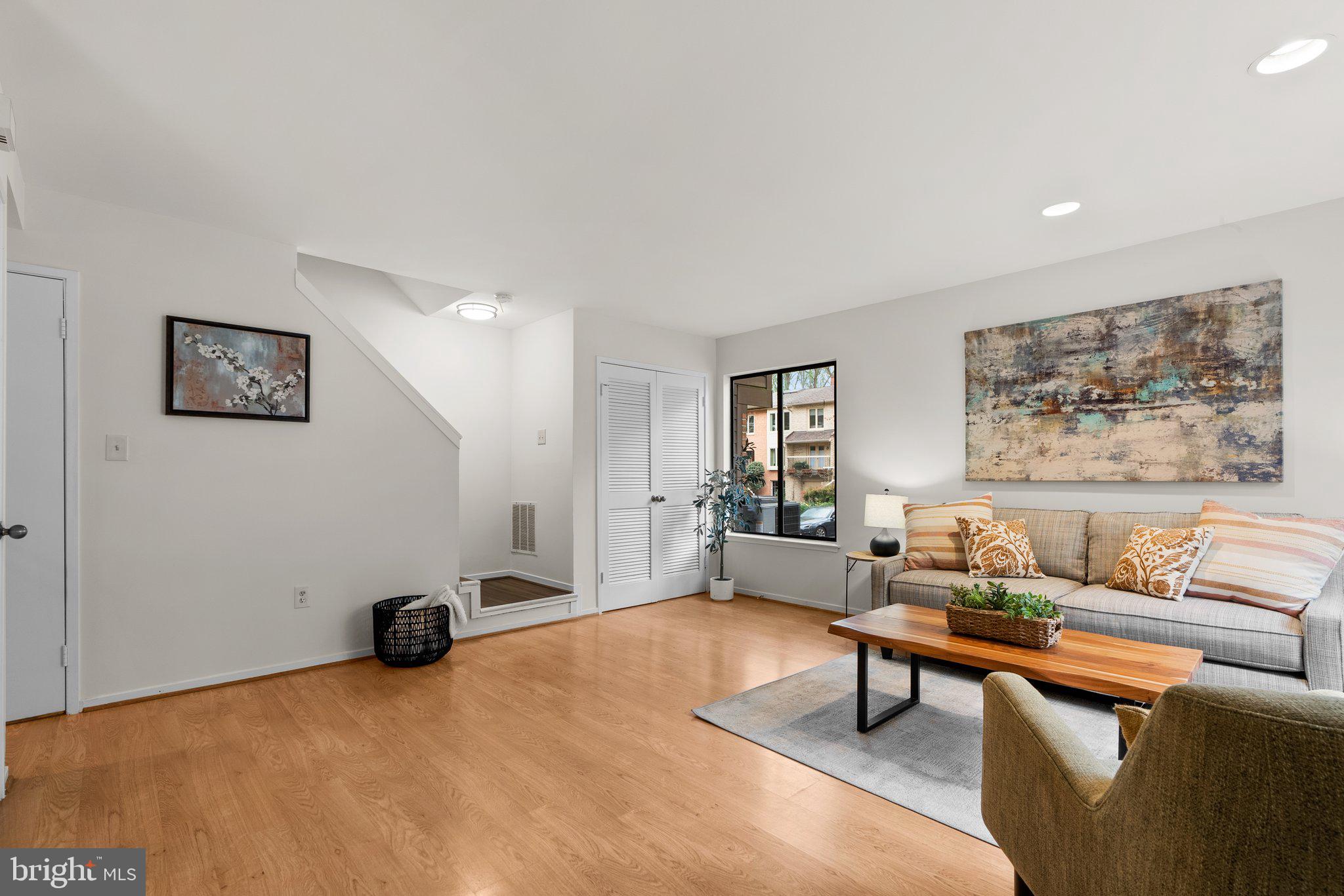 FAWSETT FARMS MANOR - Residential