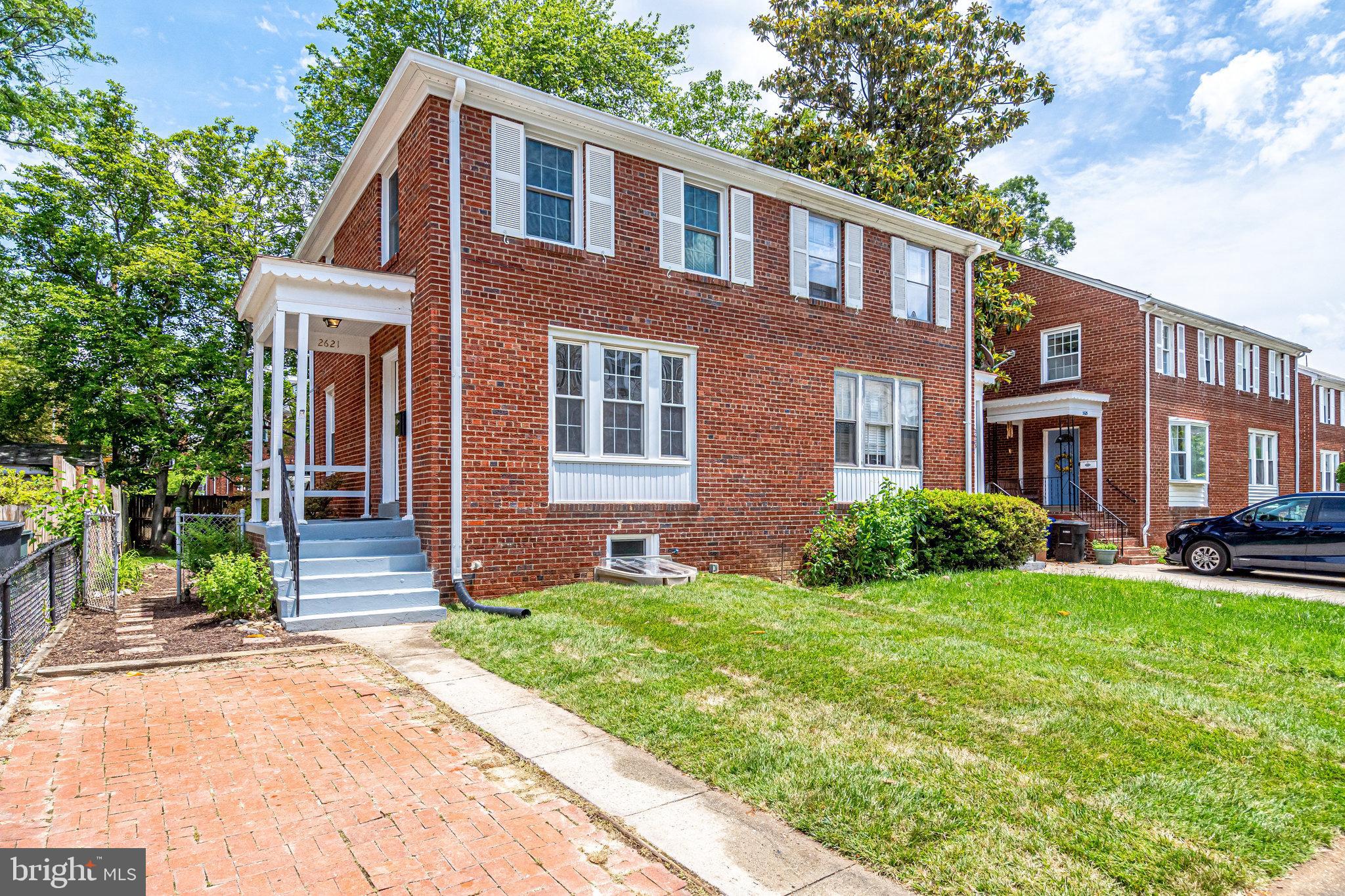 ARLINGTON - Residential Lease