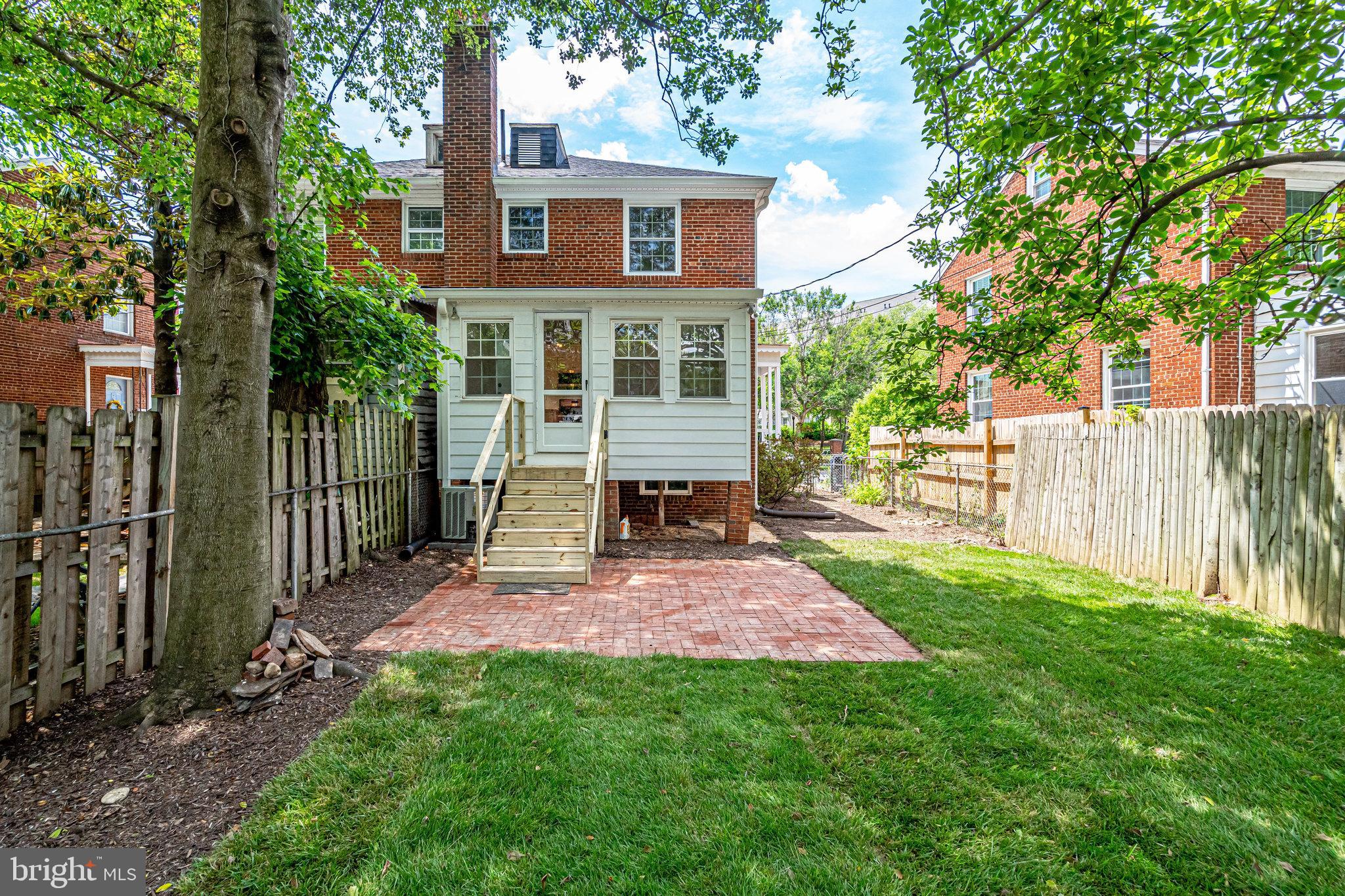 ARLINGTON - Residential Lease