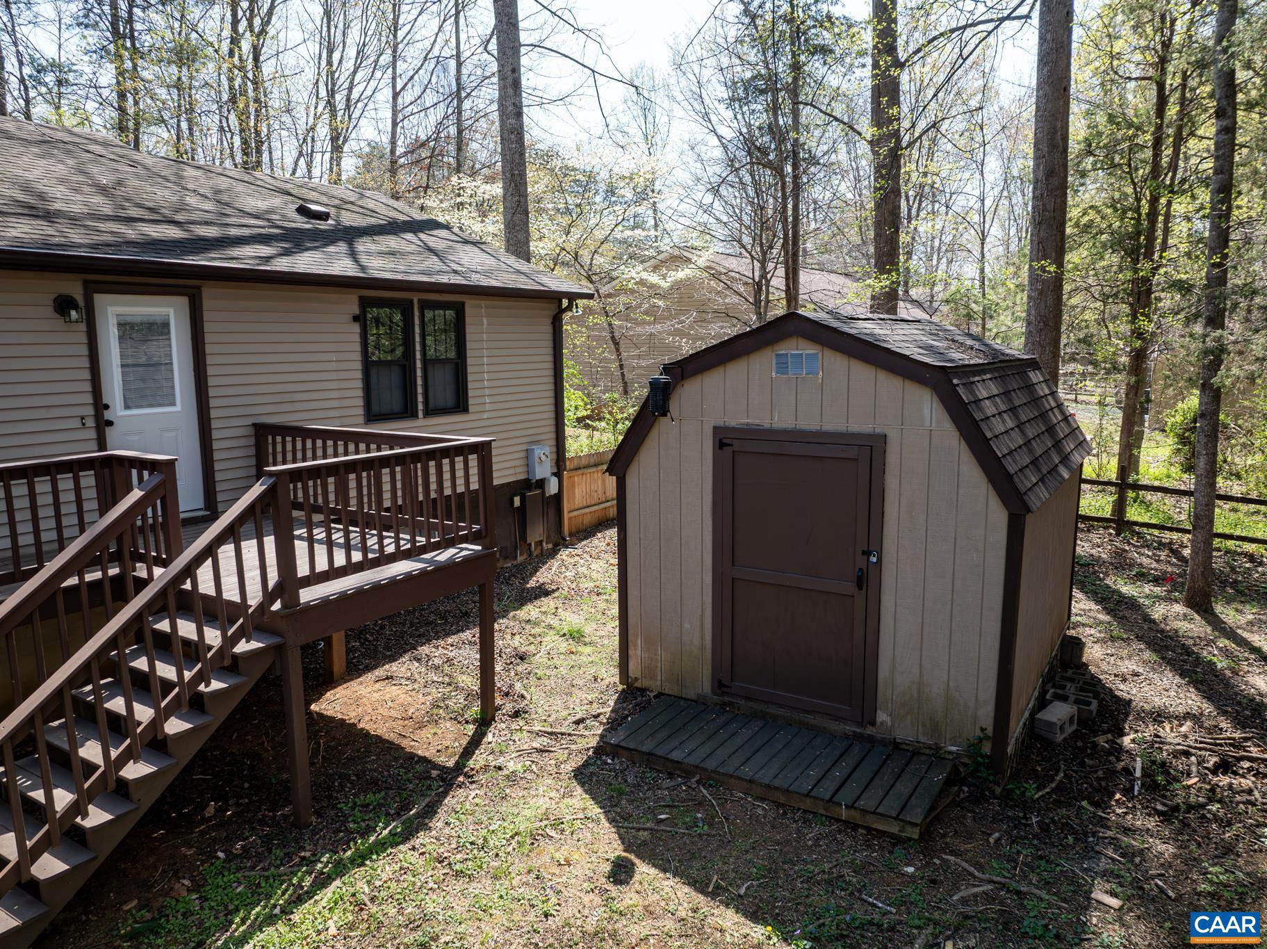 LAKE MONTICELLO - Residential