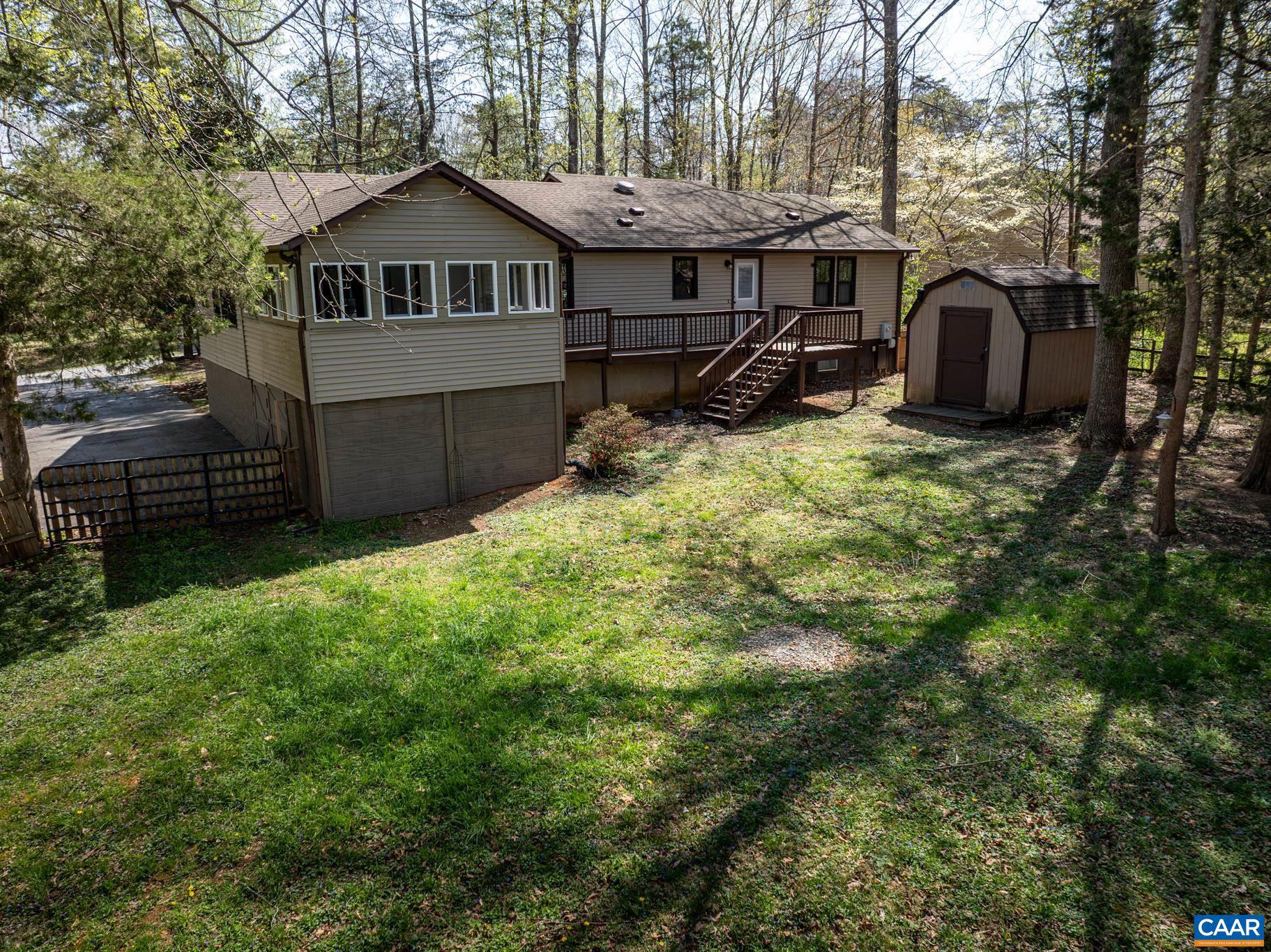 LAKE MONTICELLO - Residential