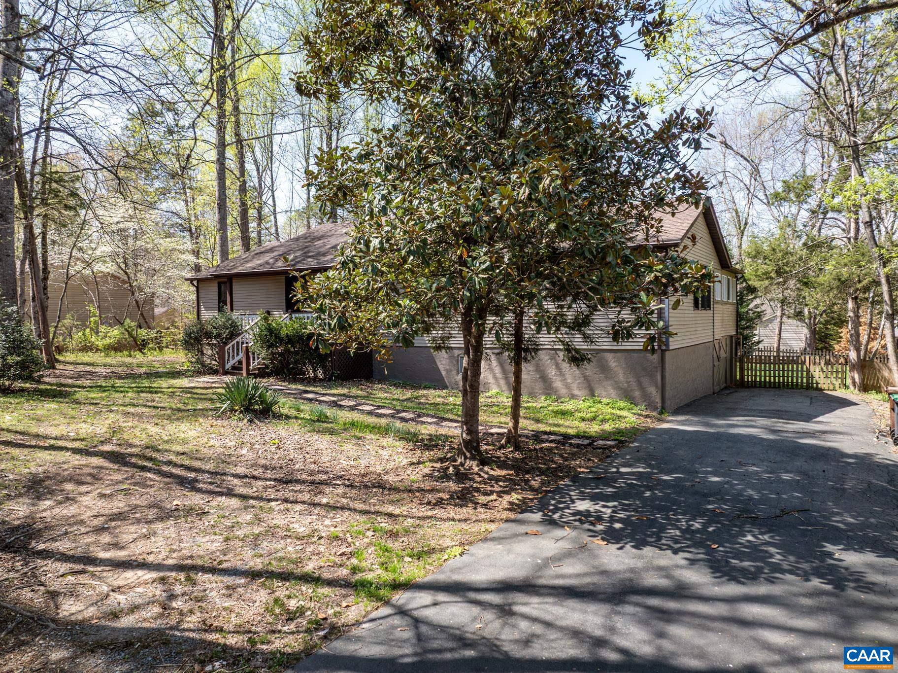 LAKE MONTICELLO - Residential