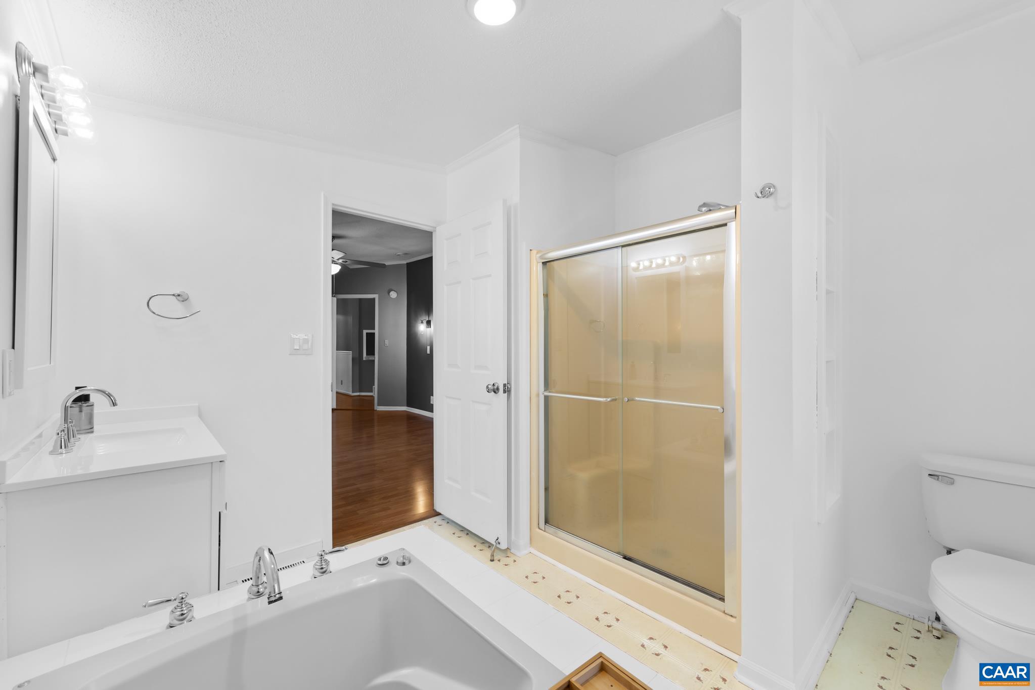 LAKE MONTICELLO - Residential