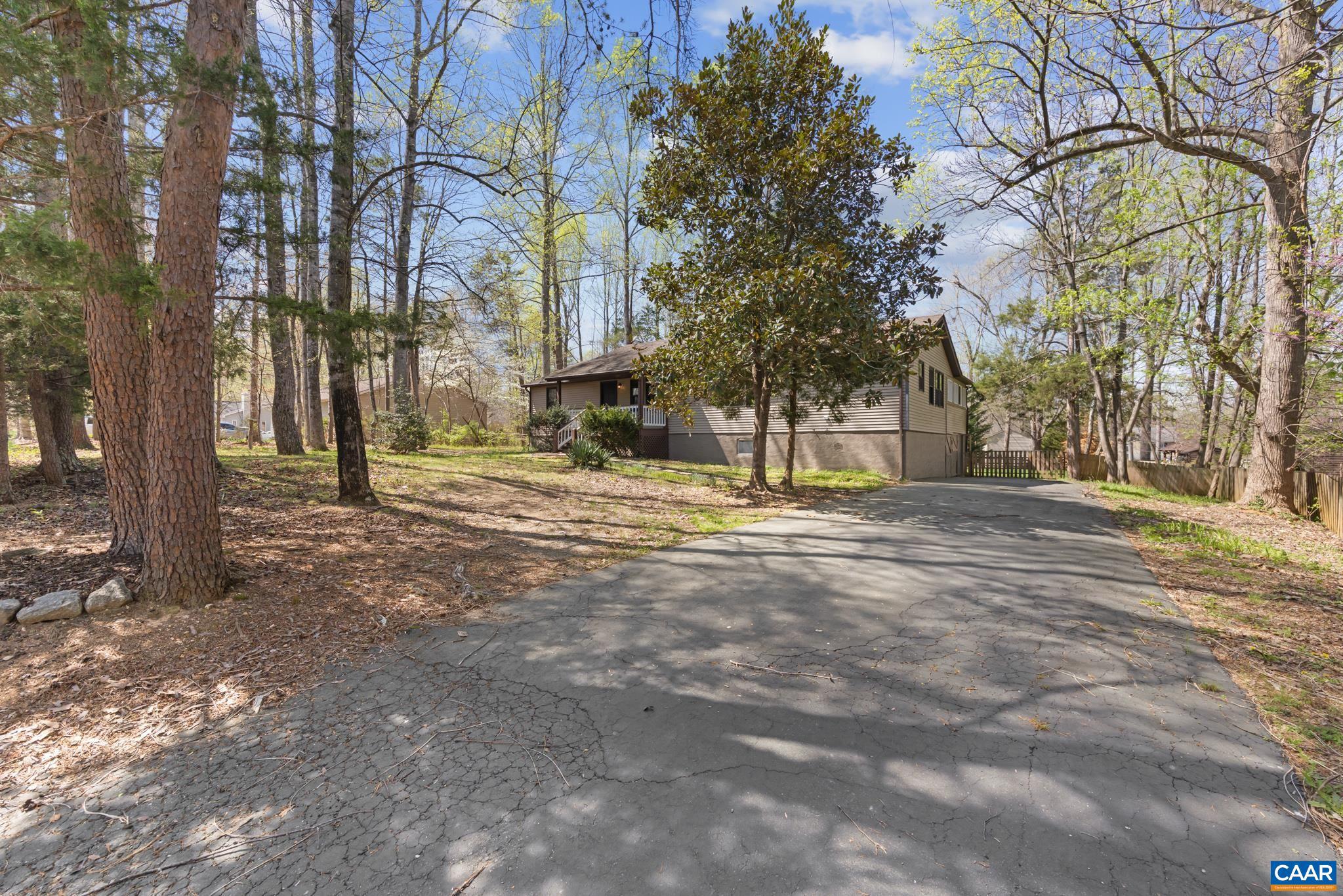 LAKE MONTICELLO - Residential