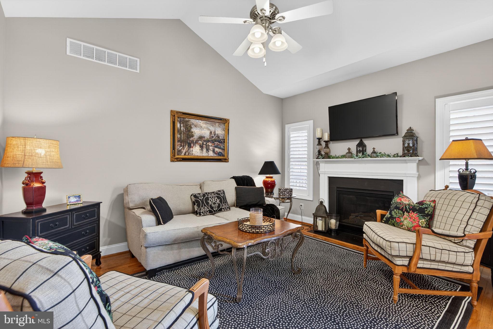 MONTGOMERY WALK - Residential