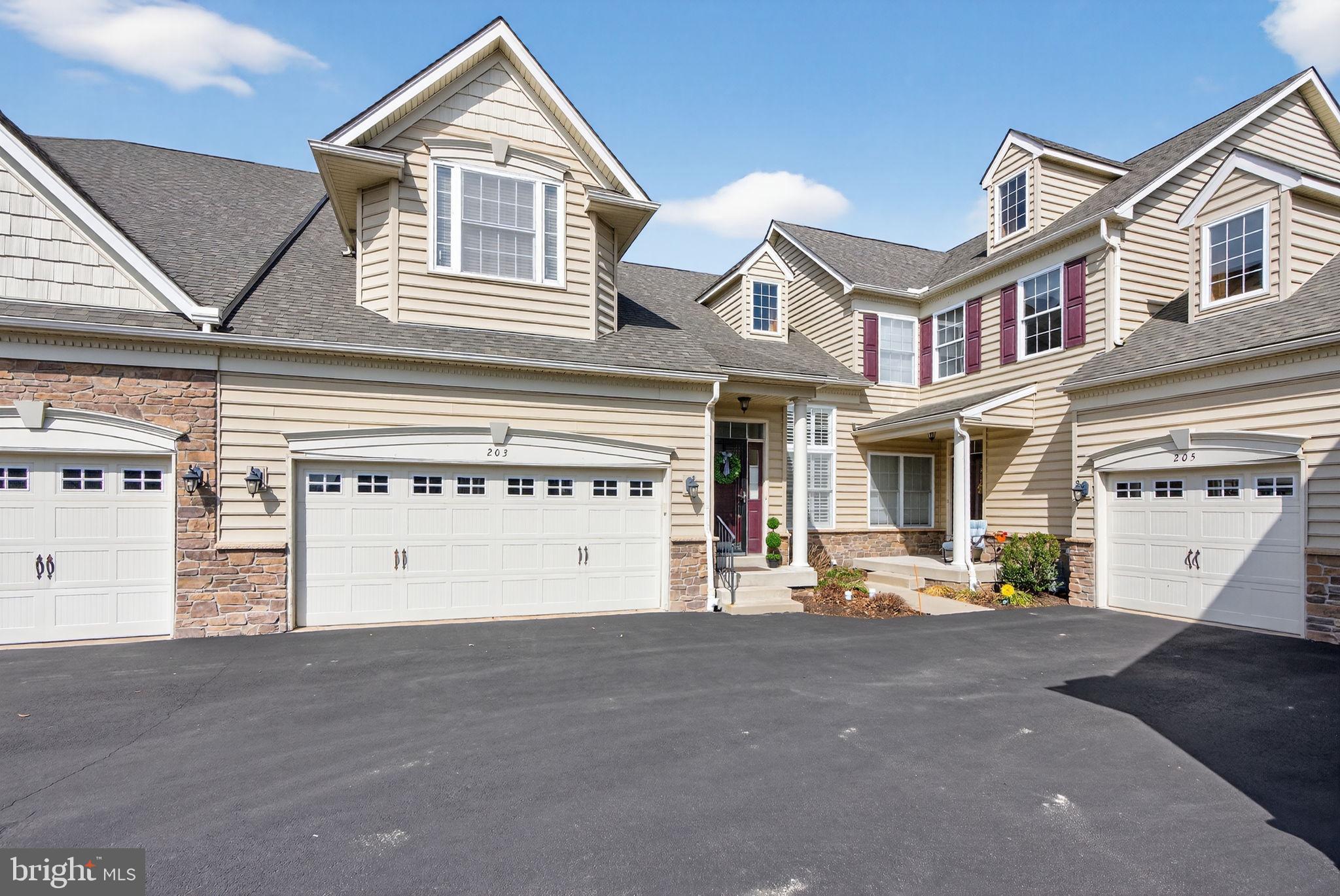 MONTGOMERY WALK - Residential