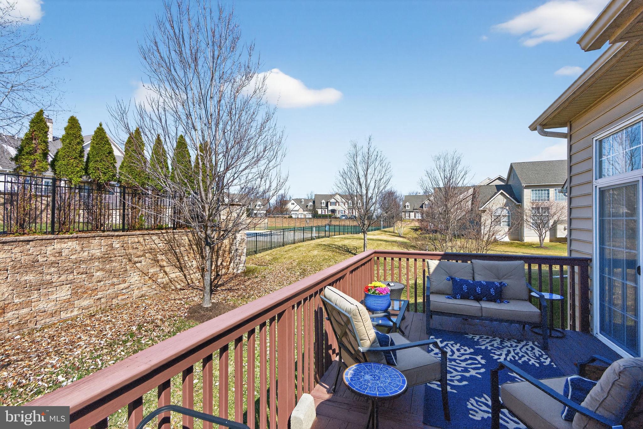 MONTGOMERY WALK - Residential