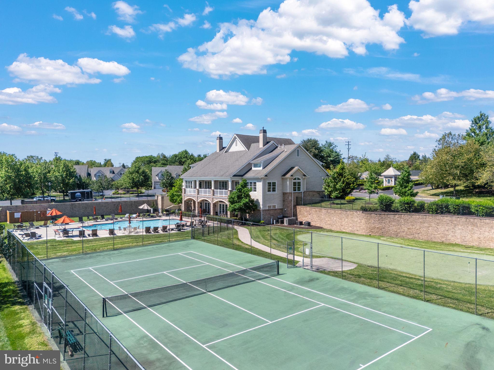 MONTGOMERY WALK - Residential