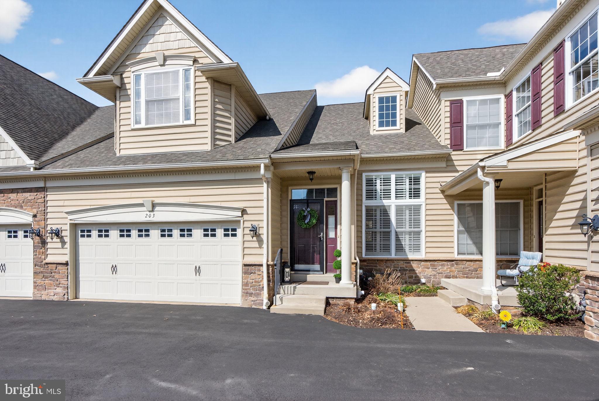 MONTGOMERY WALK - Residential