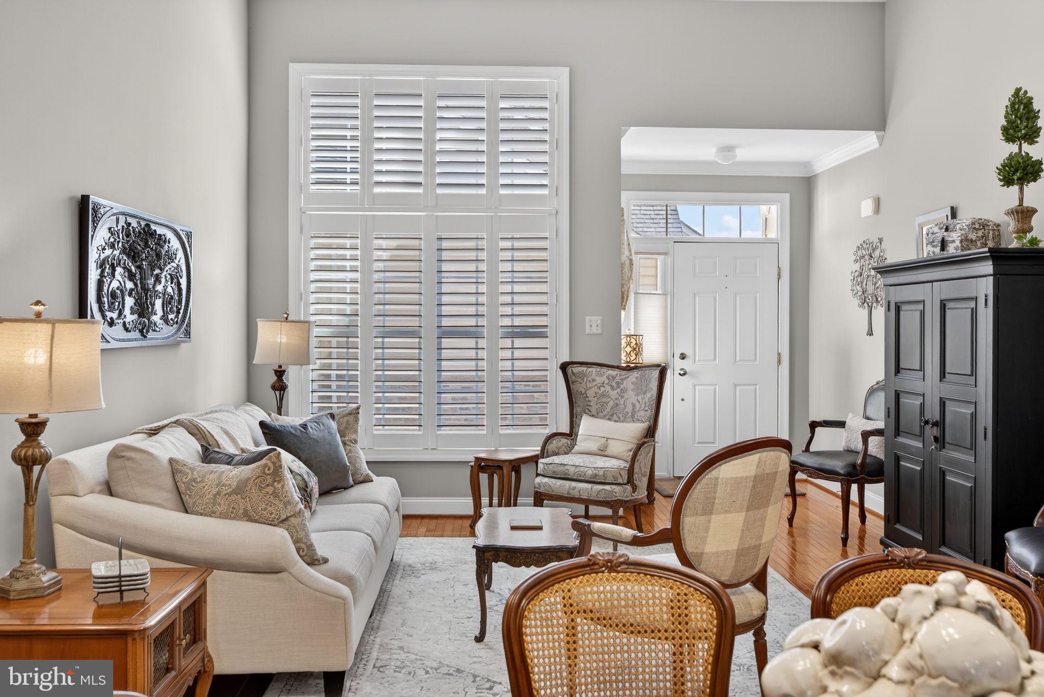 MONTGOMERY WALK - Residential