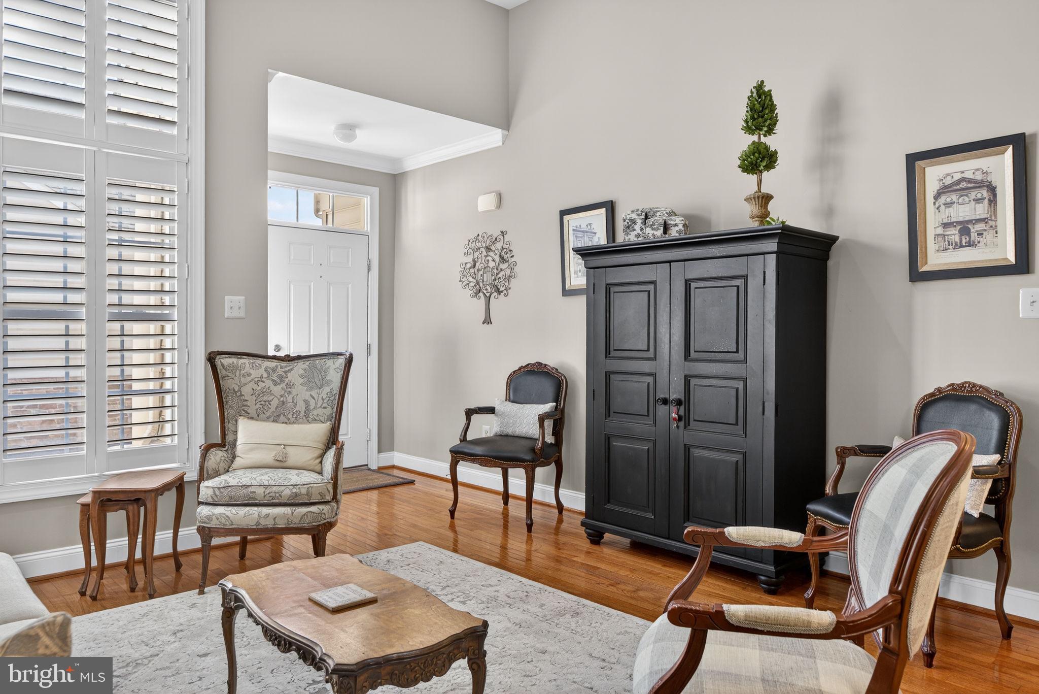 MONTGOMERY WALK - Residential