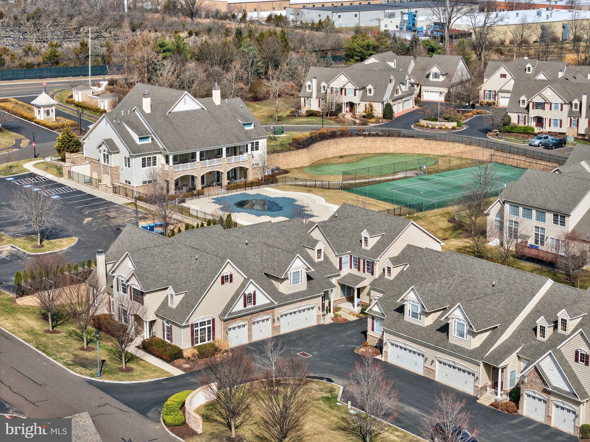 MONTGOMERY WALK - Residential