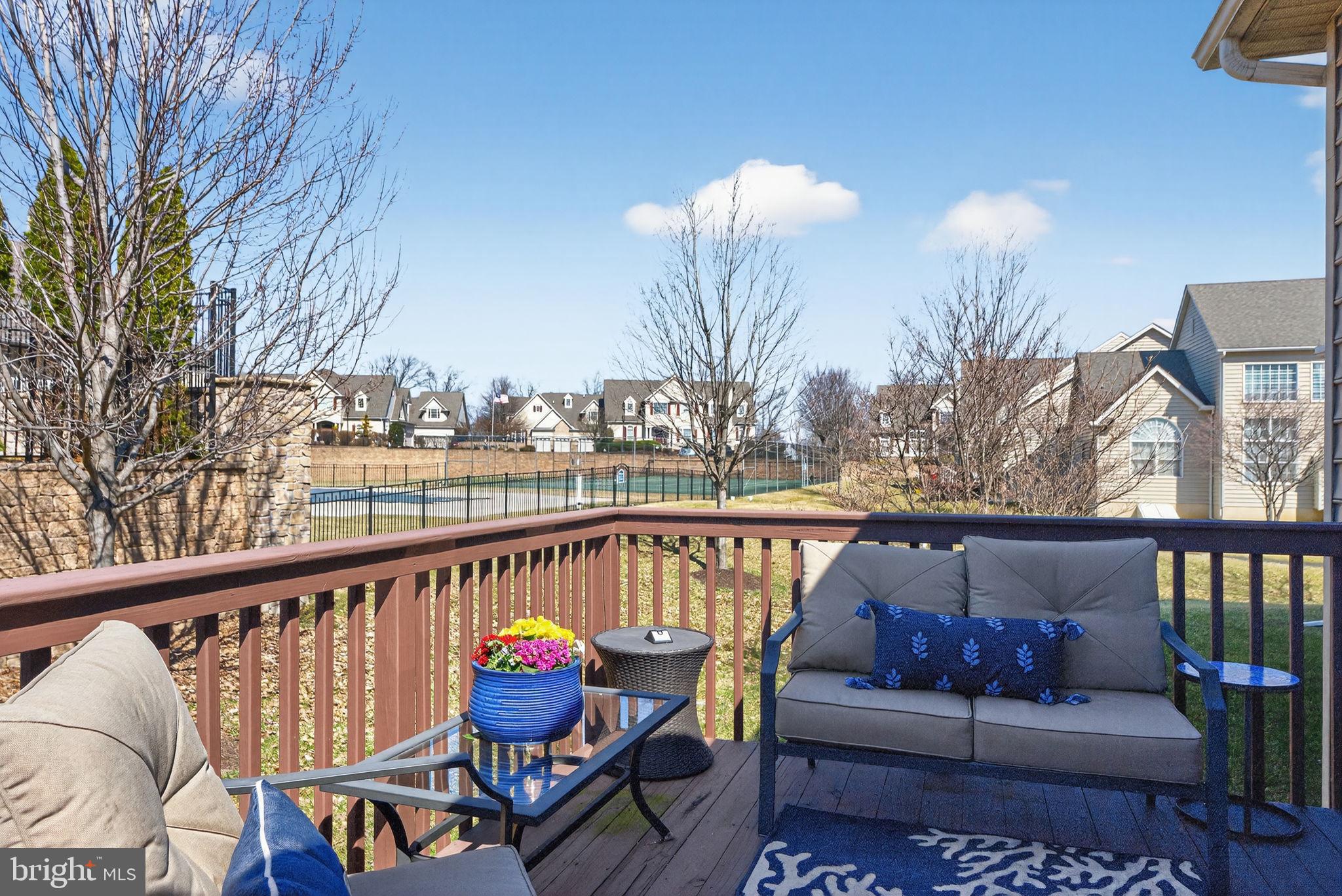 MONTGOMERY WALK - Residential