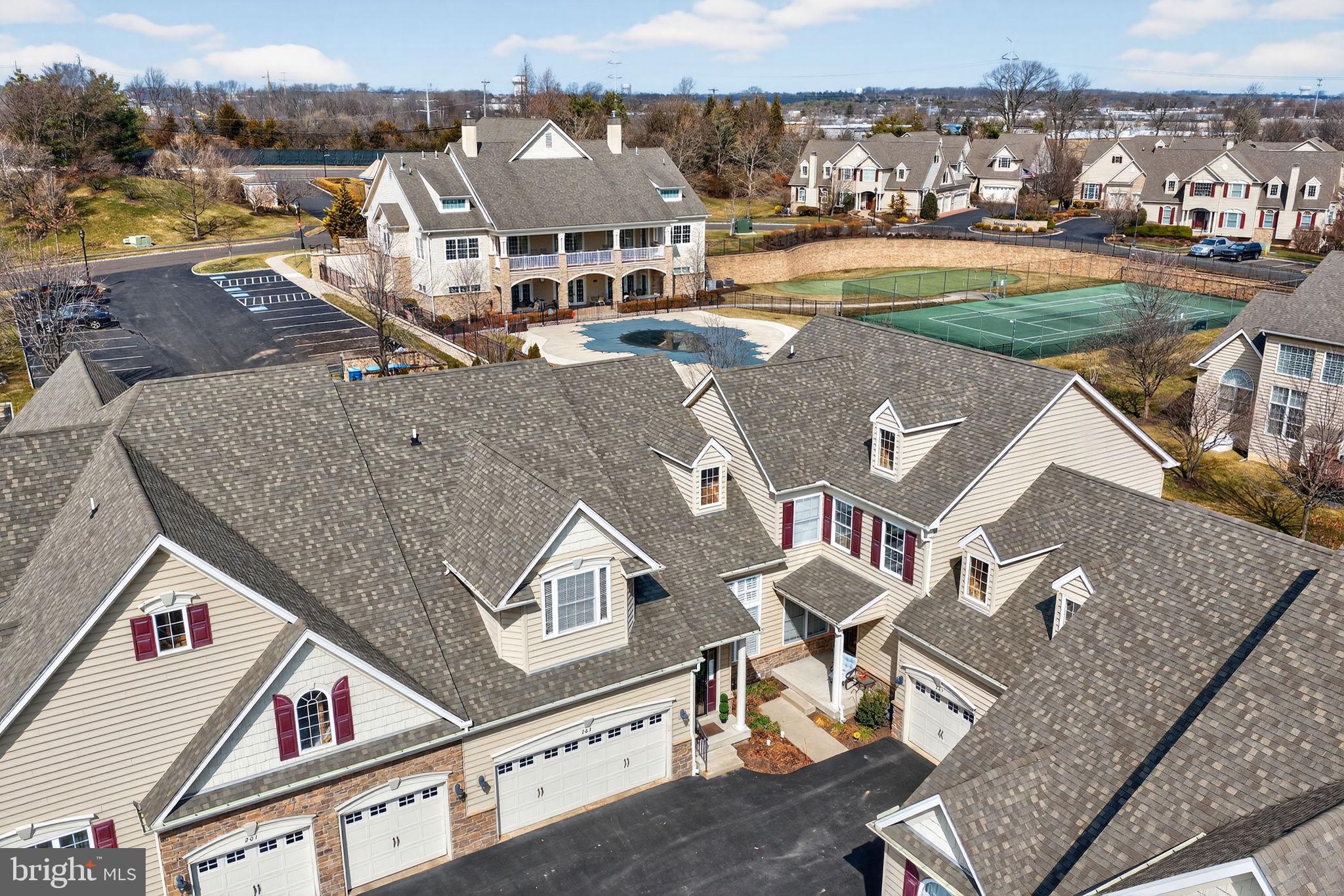 MONTGOMERY WALK - Residential