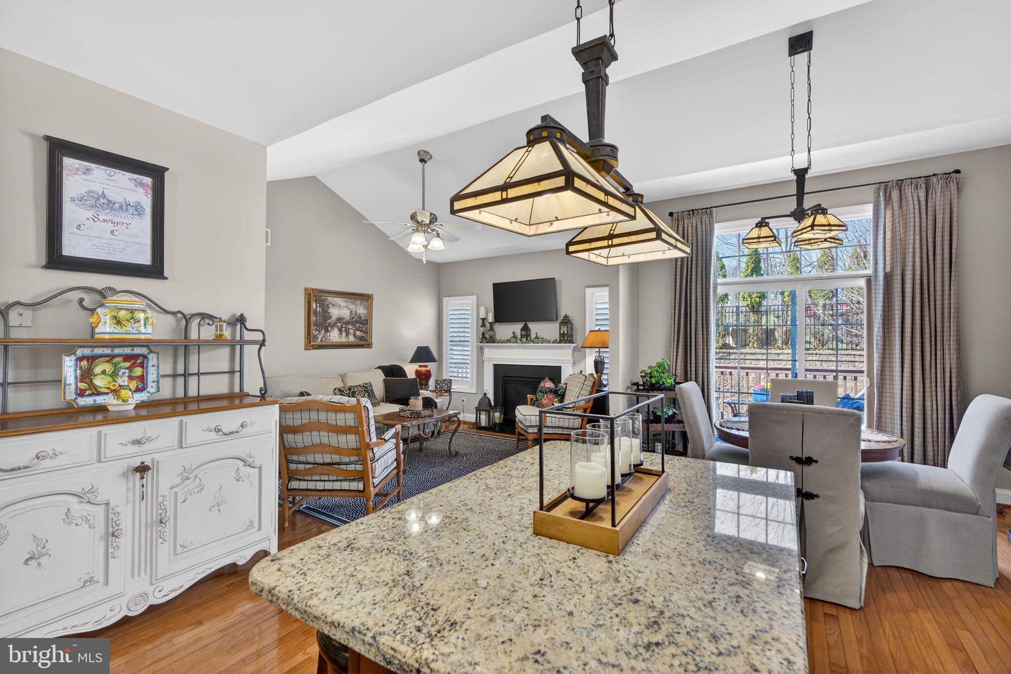 MONTGOMERY WALK - Residential