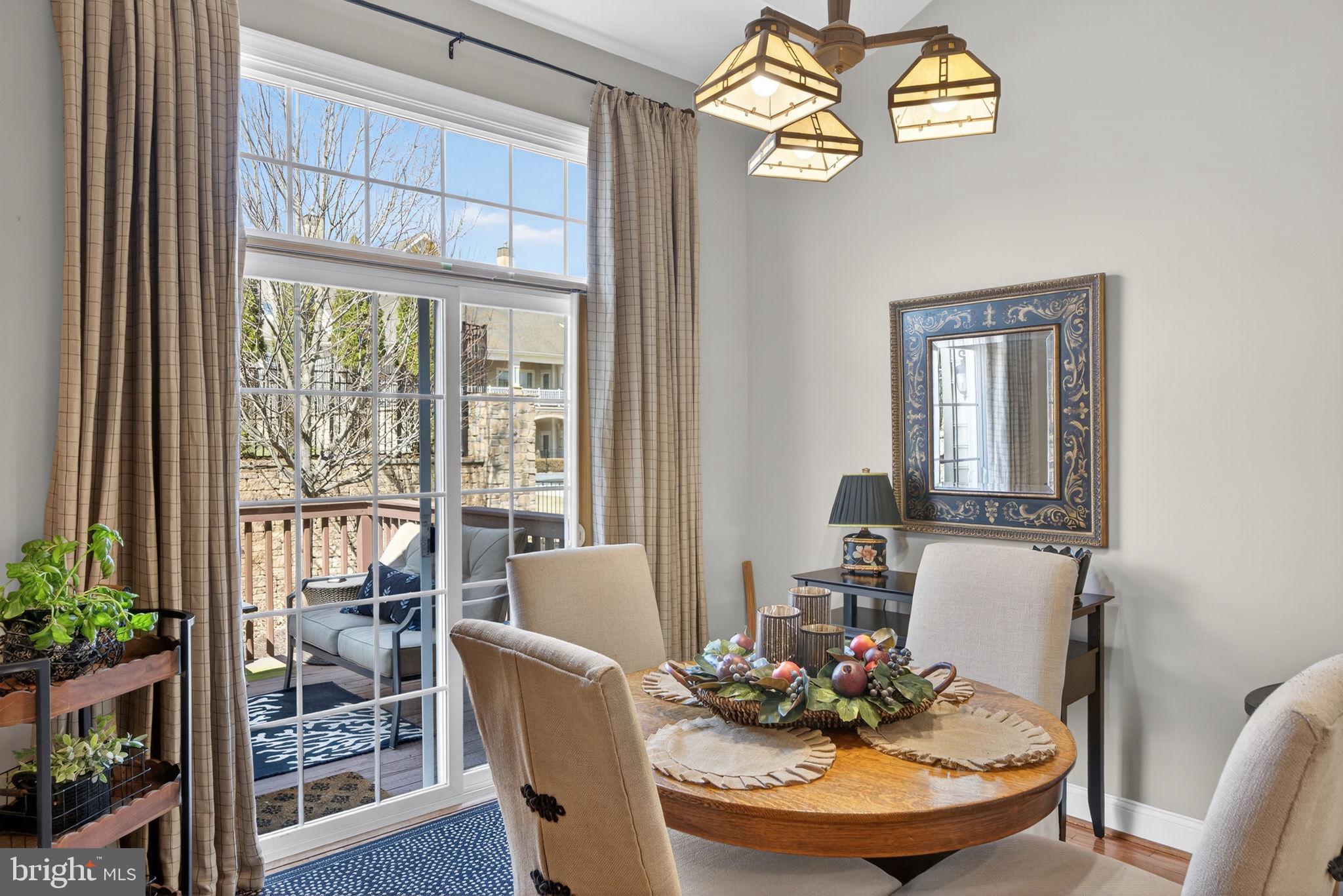 MONTGOMERY WALK - Residential