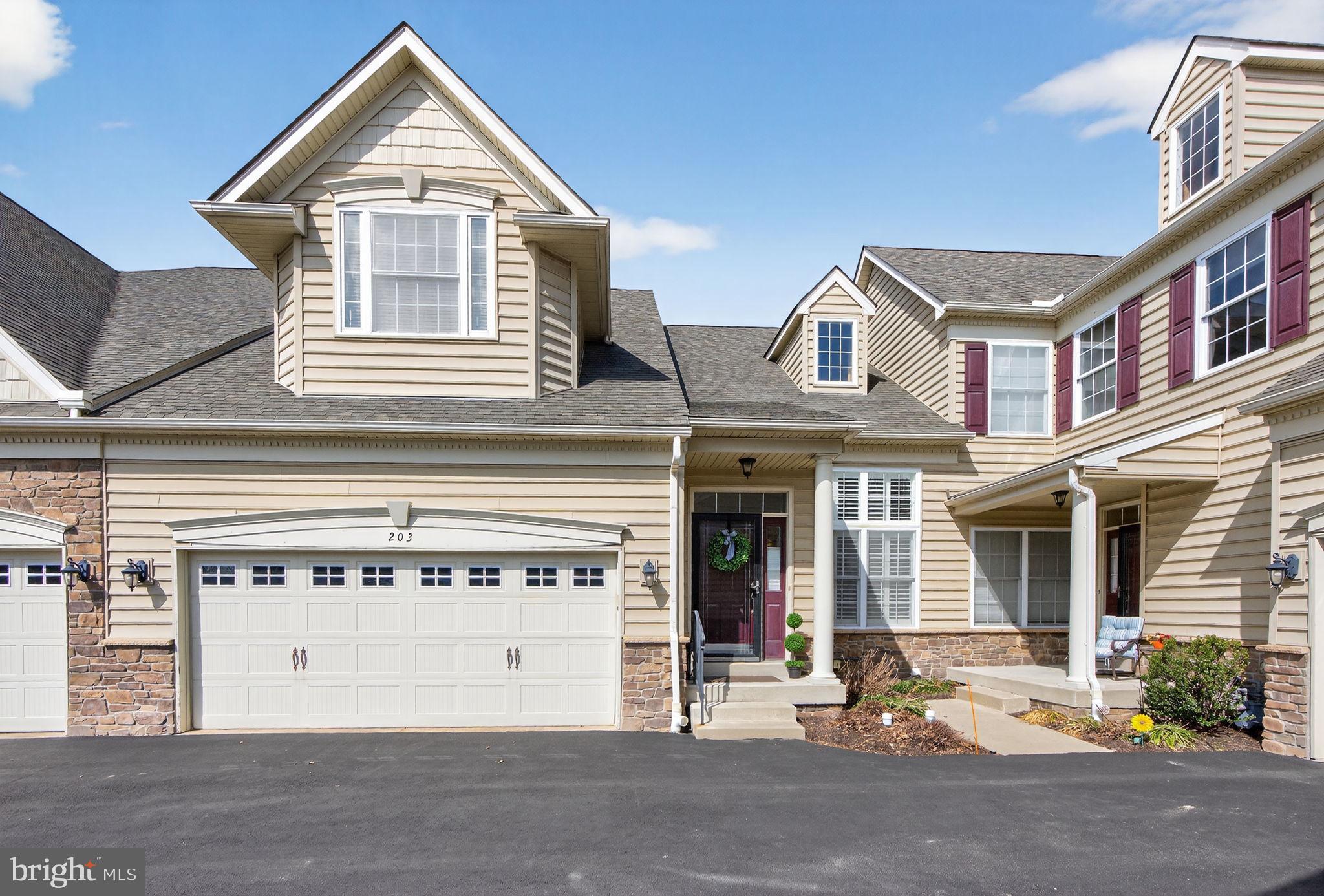 MONTGOMERY WALK - Residential