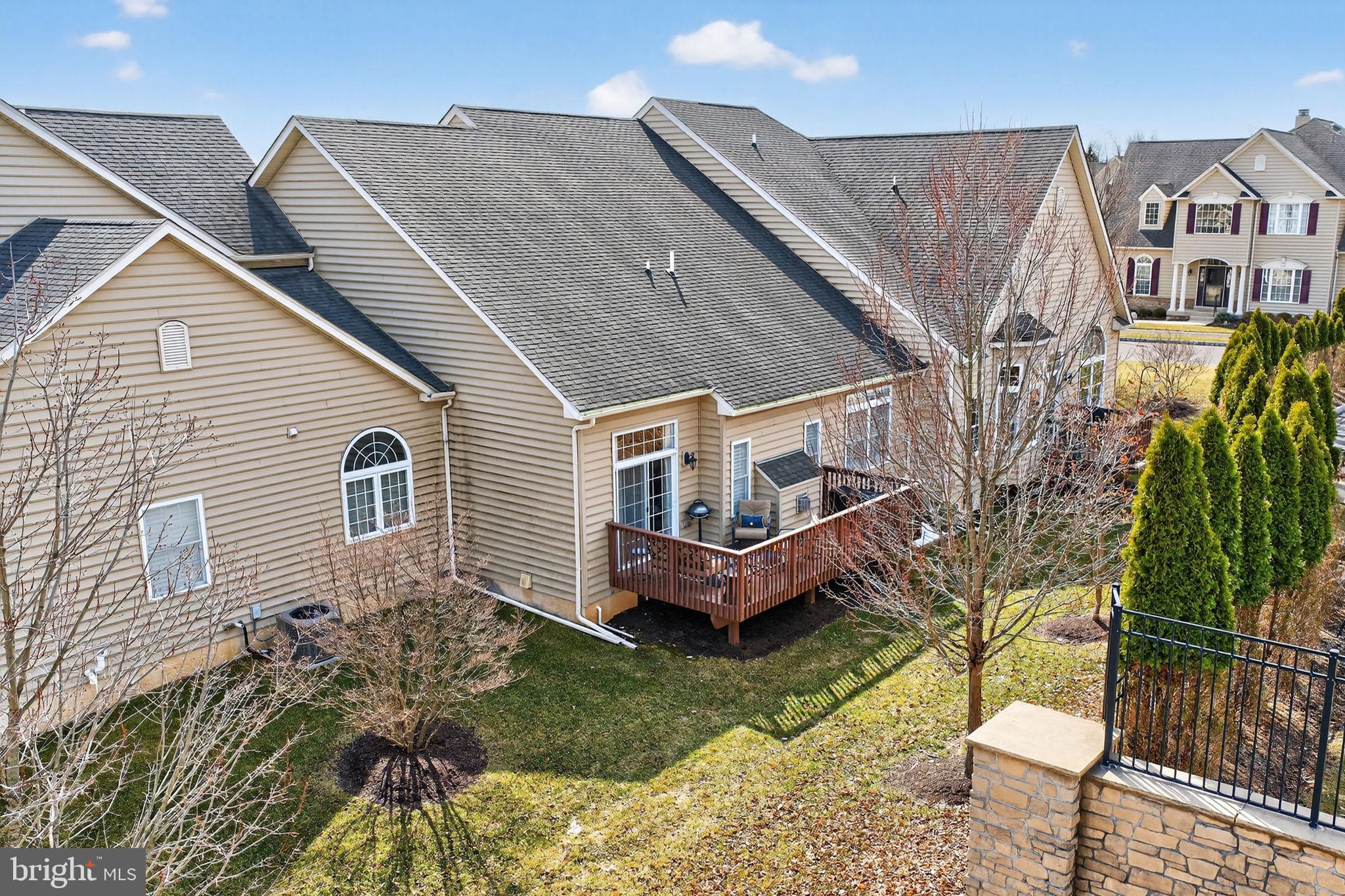 MONTGOMERY WALK - Residential