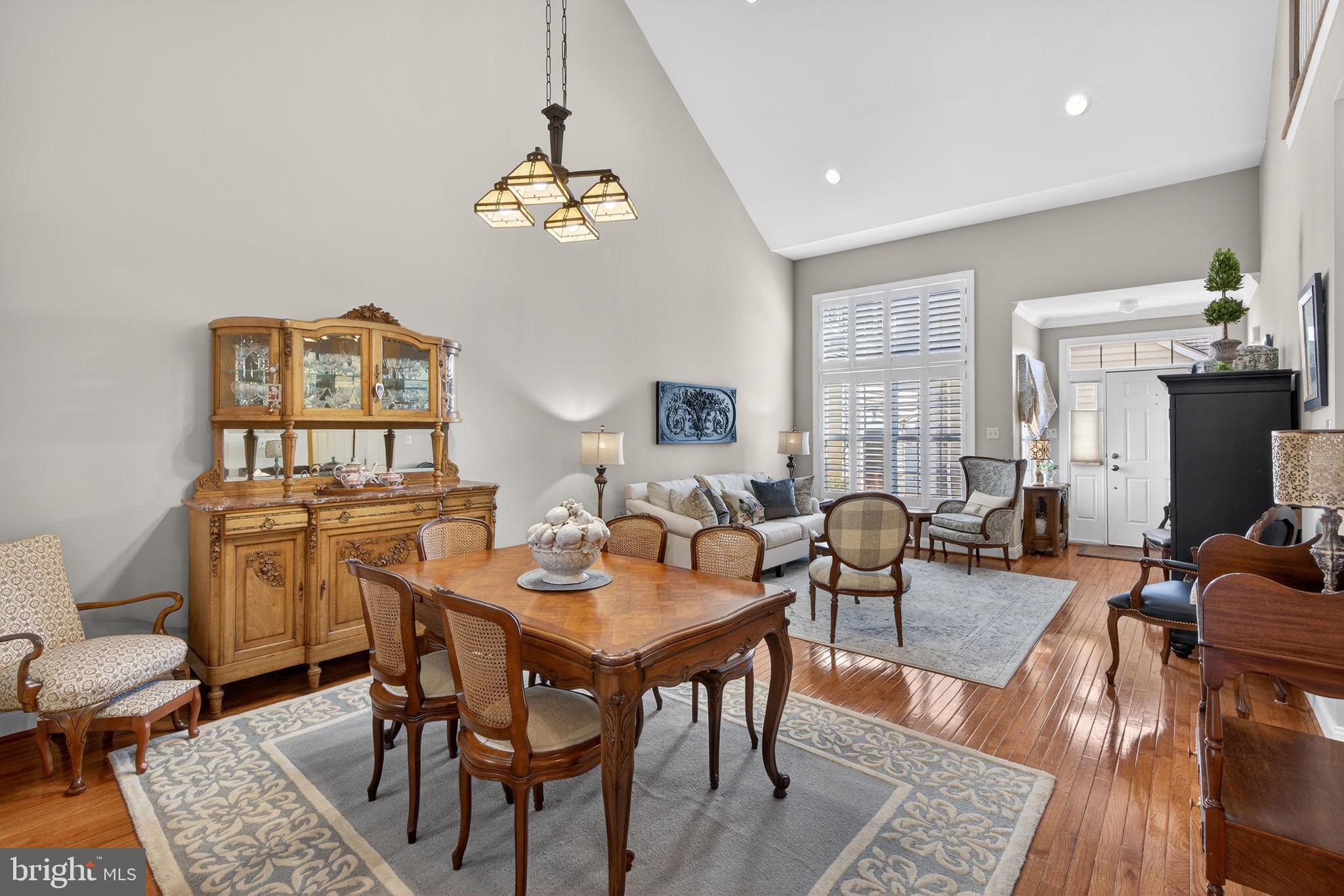 MONTGOMERY WALK - Residential