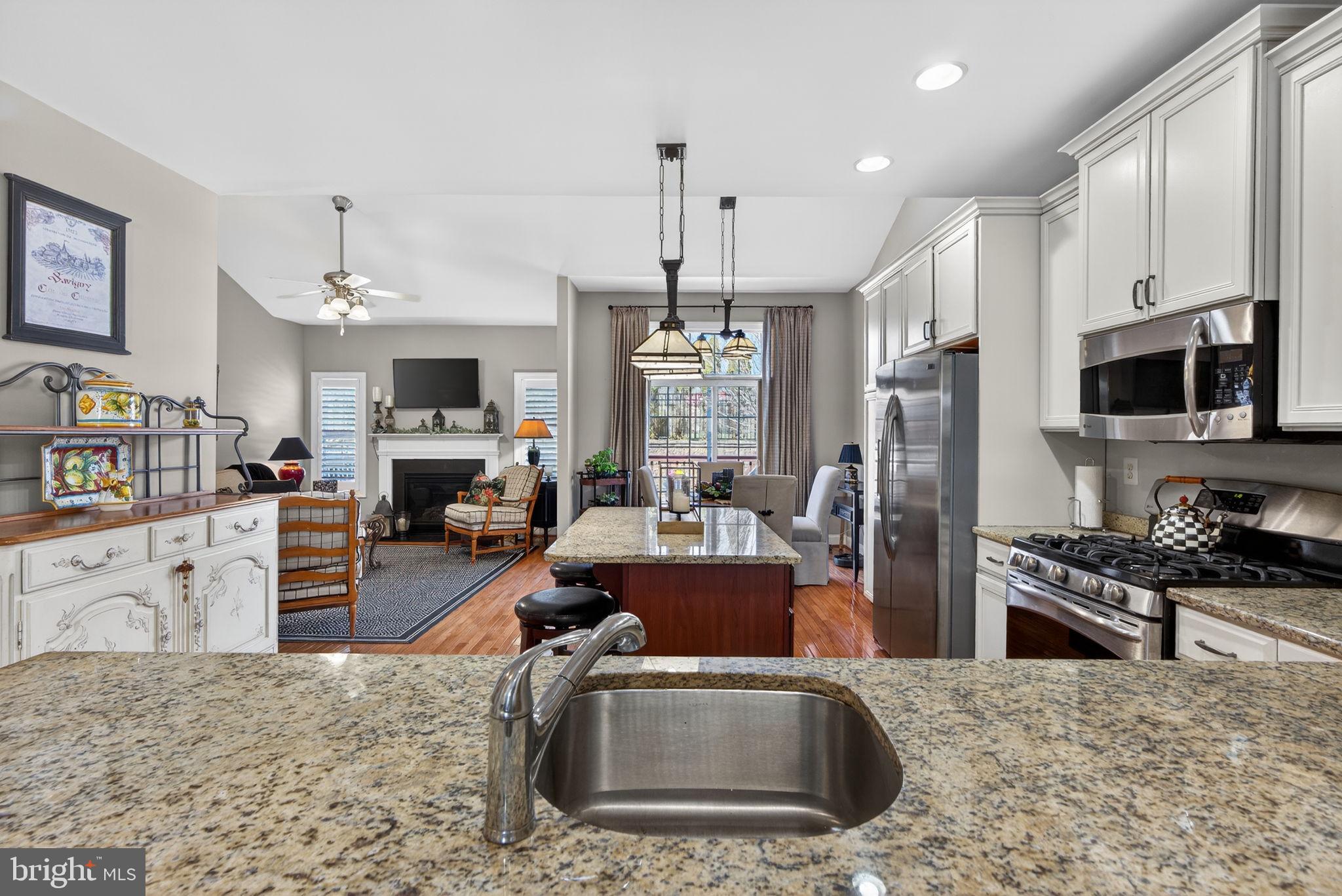 MONTGOMERY WALK - Residential