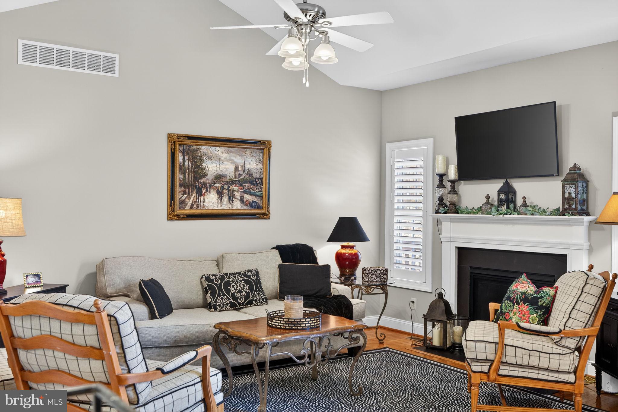 MONTGOMERY WALK - Residential