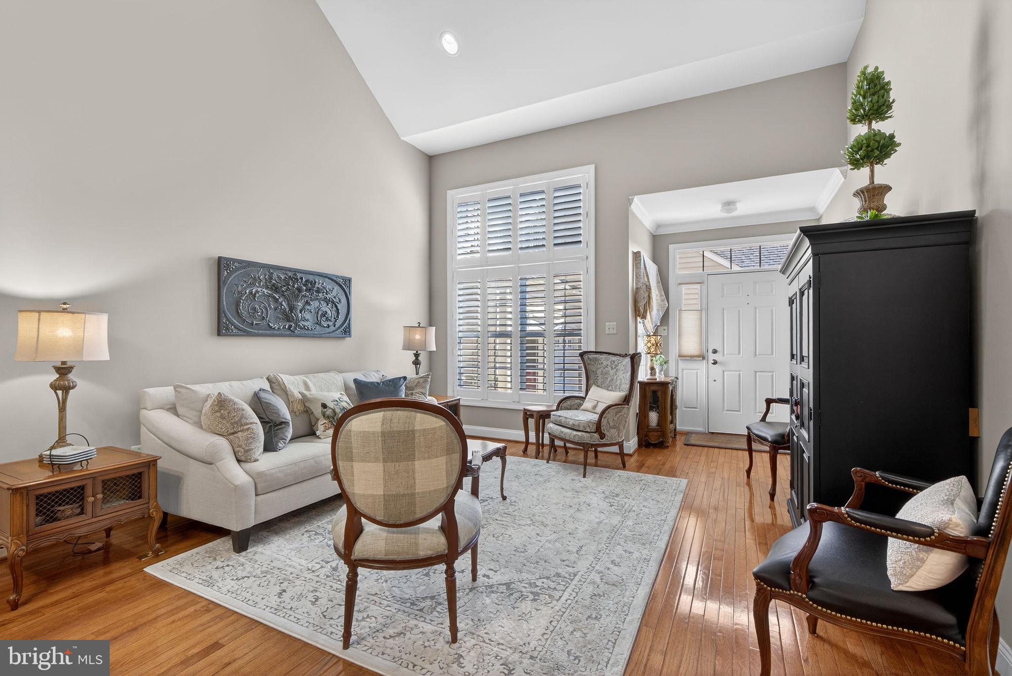 MONTGOMERY WALK - Residential