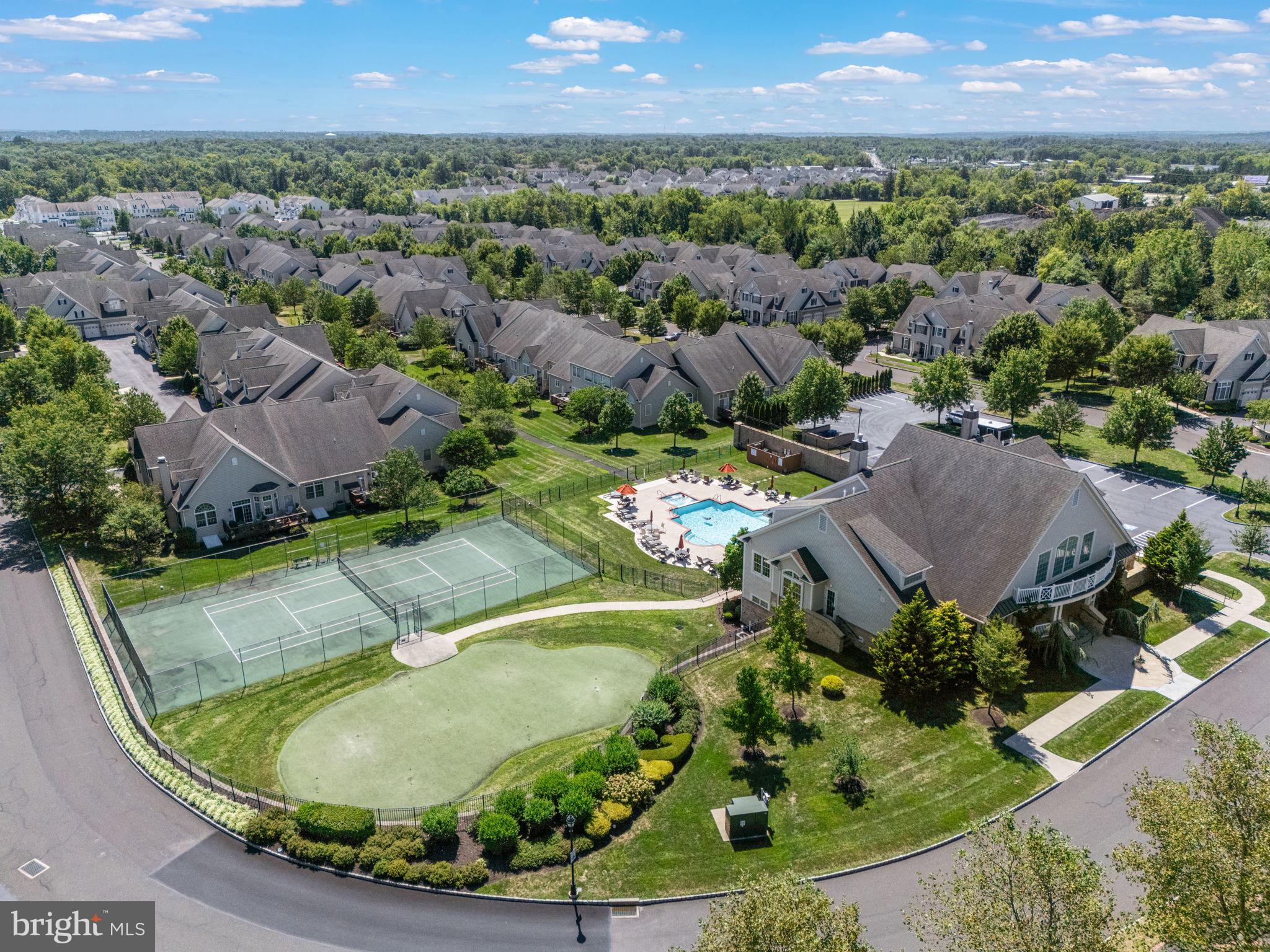 MONTGOMERY WALK - Residential