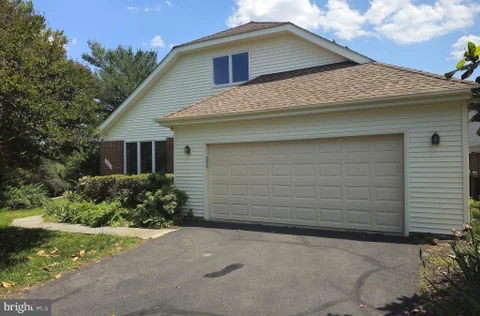 4507 Highland Green Court, Alexandria, VA 22312 - #: VAFX2311568