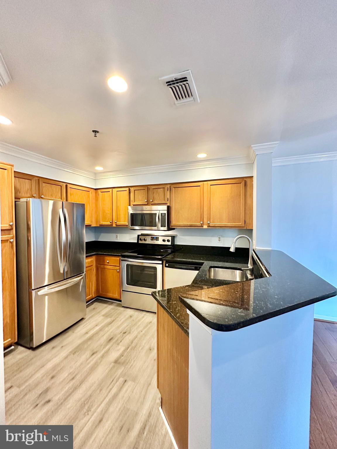 QUAKER HILL - Residential Lease