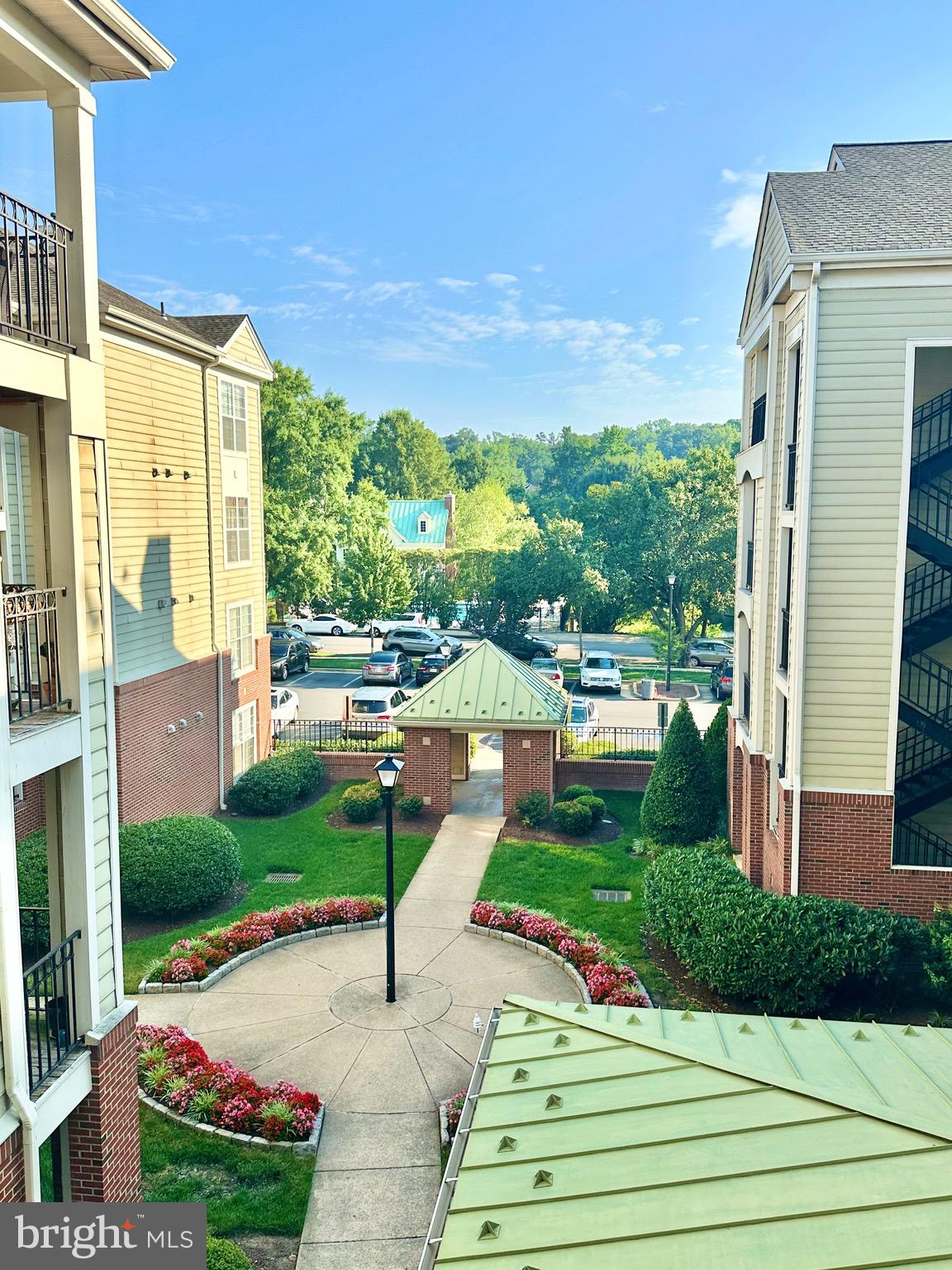 QUAKER HILL - Residential Lease