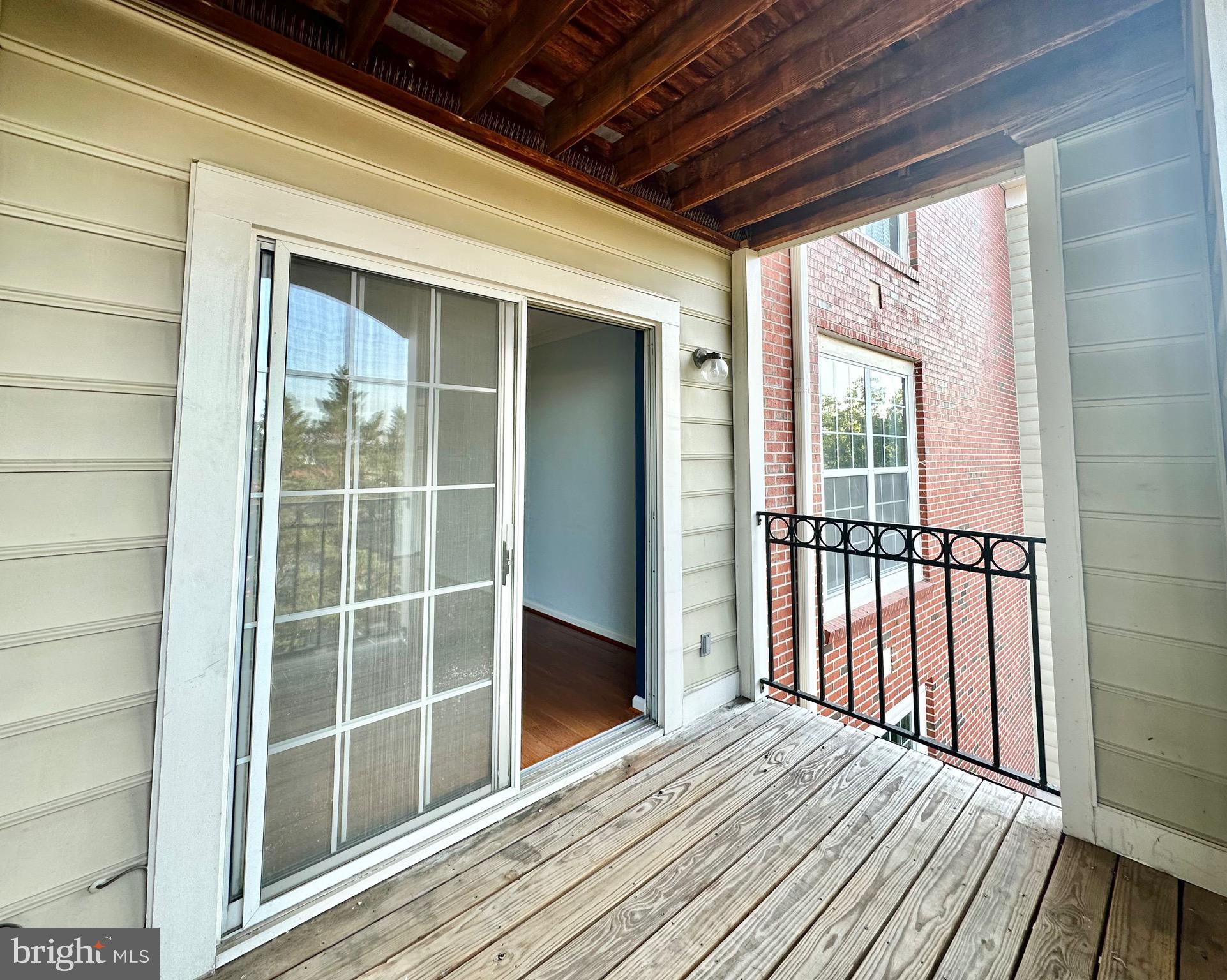 QUAKER HILL - Residential Lease
