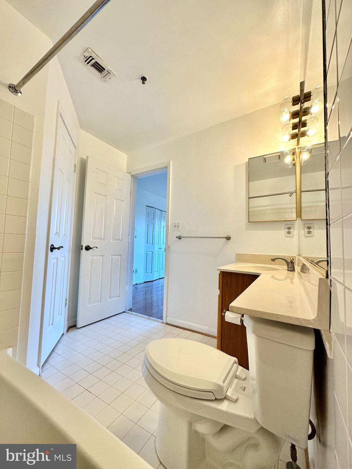 QUAKER HILL - Residential Lease