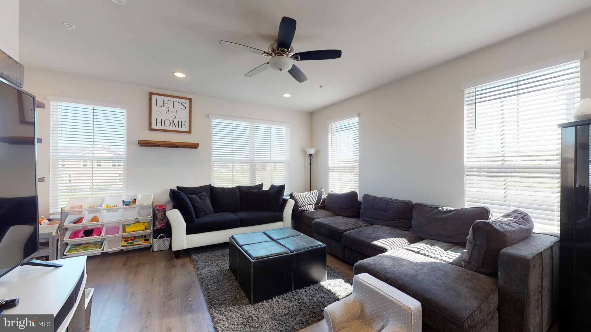 GLENEAGLES TOWNHOMES - Residential