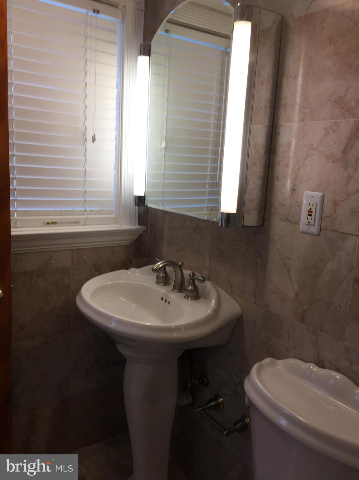 COLESVILLE MANOR - Residential Lease