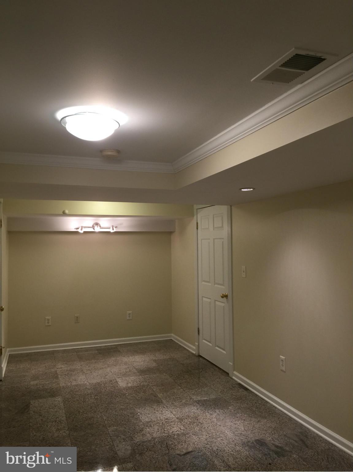 COLESVILLE MANOR - Residential Lease