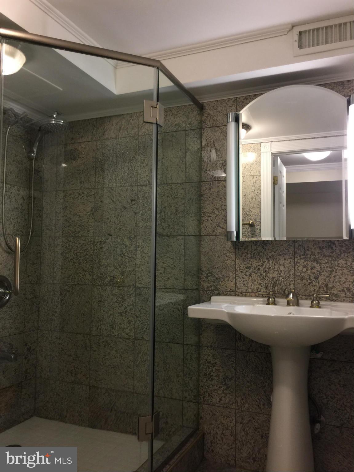 COLESVILLE MANOR - Residential Lease