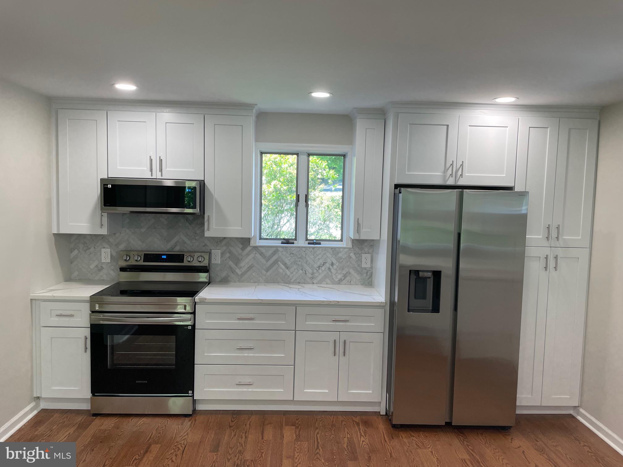 10 YORKTOWN AVENUE