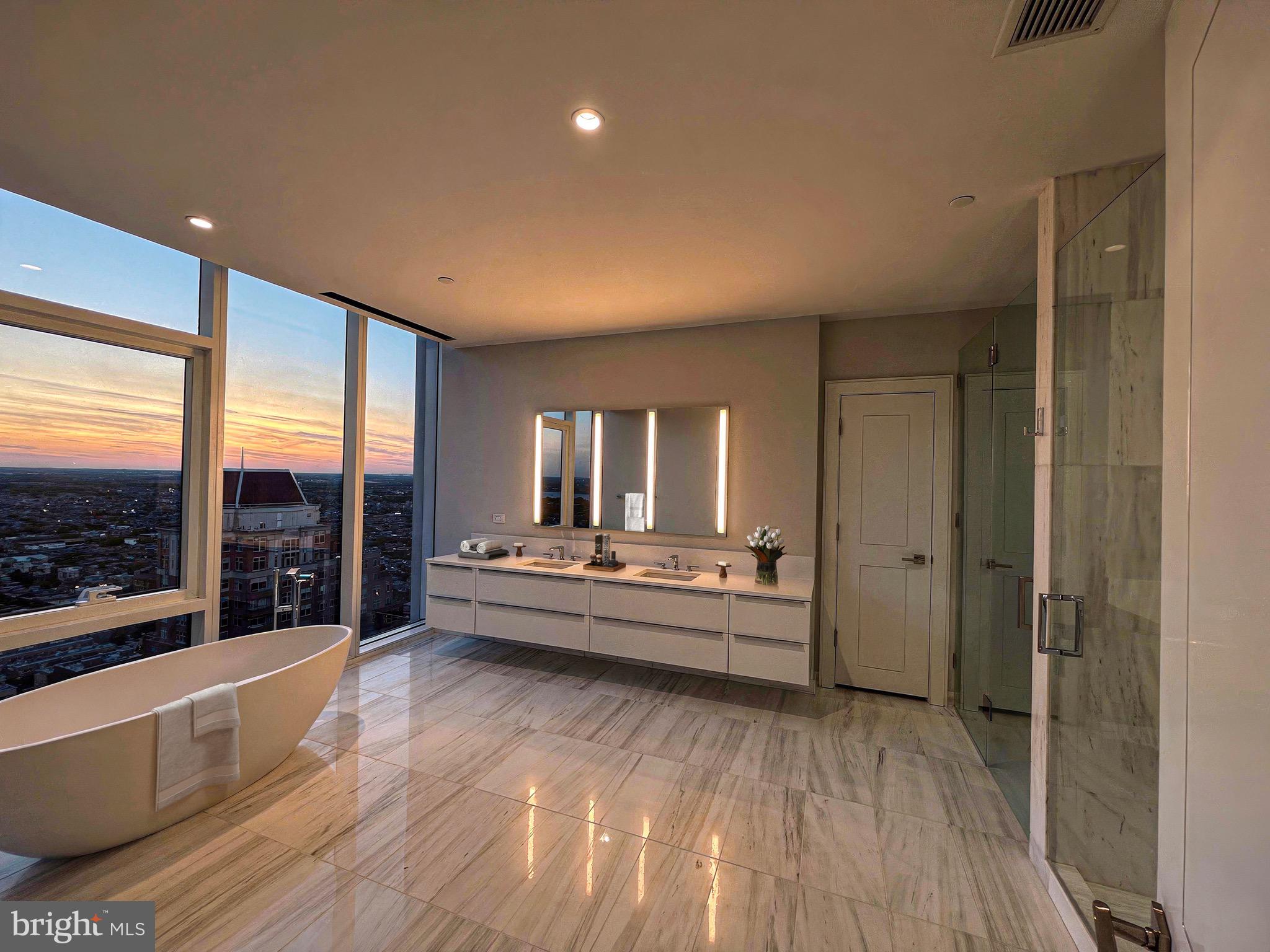 AVENUE OF THE ARTS - Residential