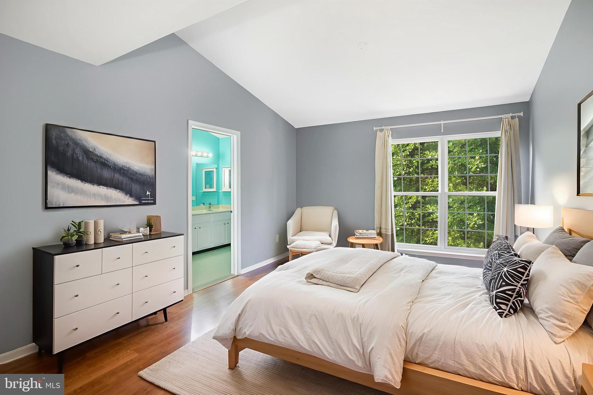 112 BELLWOOD COURT 3703