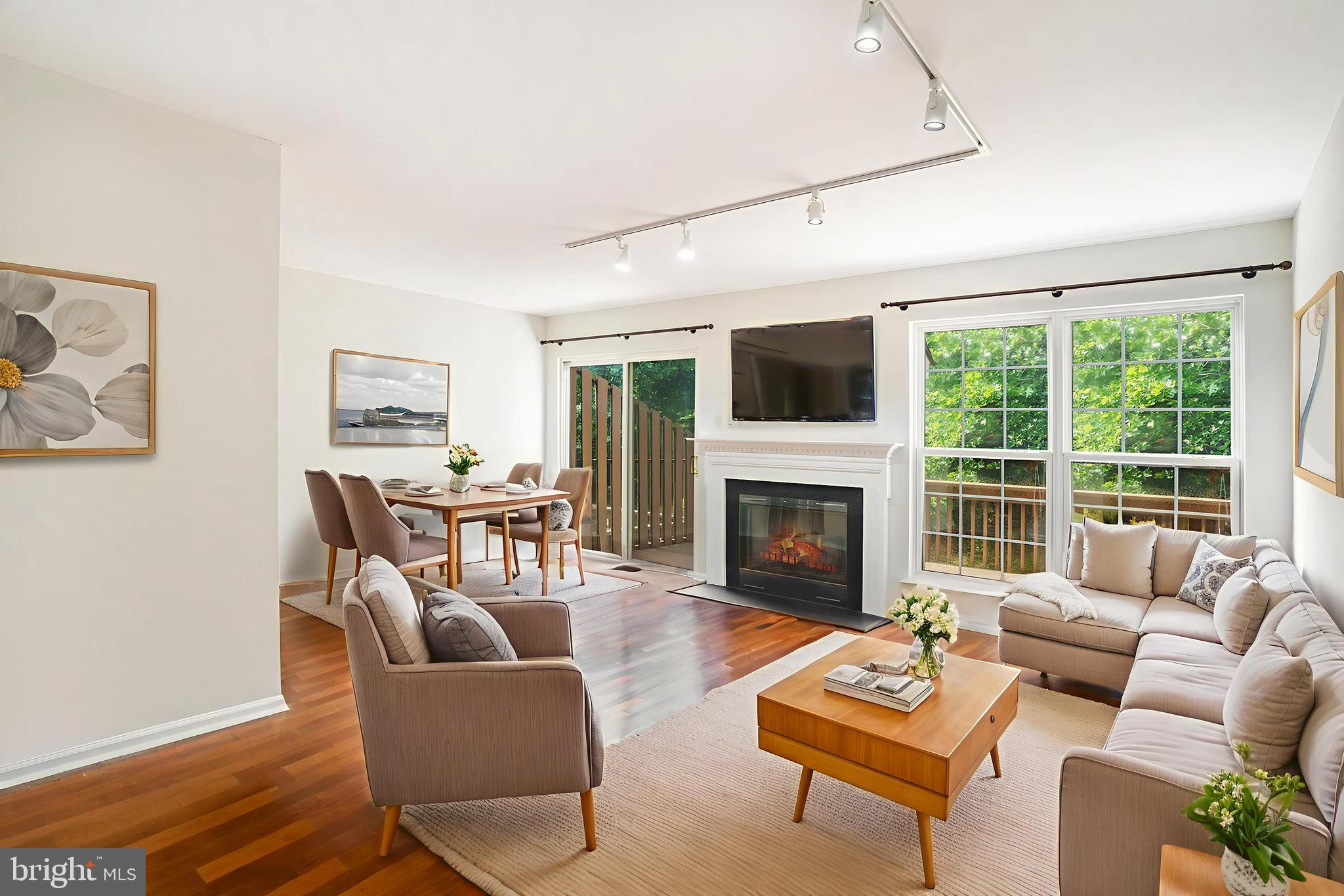 112 BELLWOOD COURT 3703