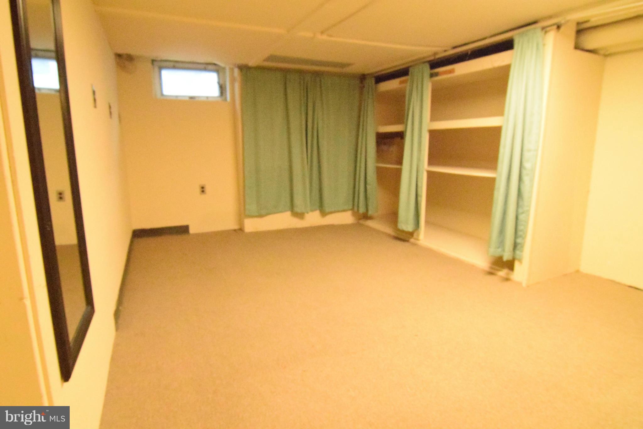 LOCUST POINT - Residential