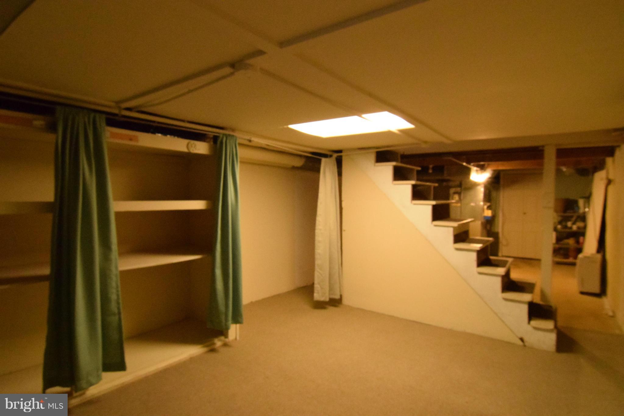 LOCUST POINT - Residential