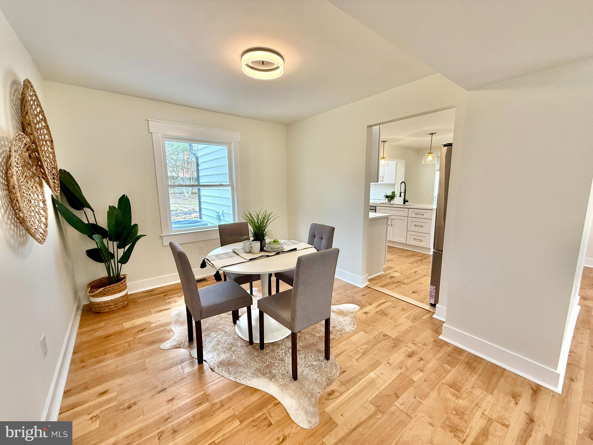 MONTGOMERY SQUARE - Residential