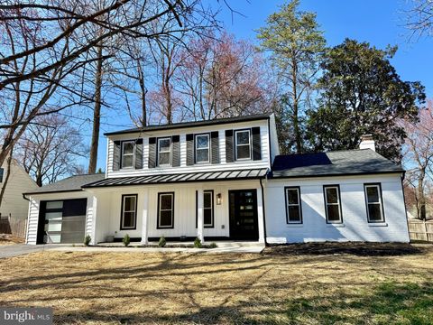 Photo of 8519 Atwell Road, POTOMAC, MD 20854 (MLS # MDMC2169954)